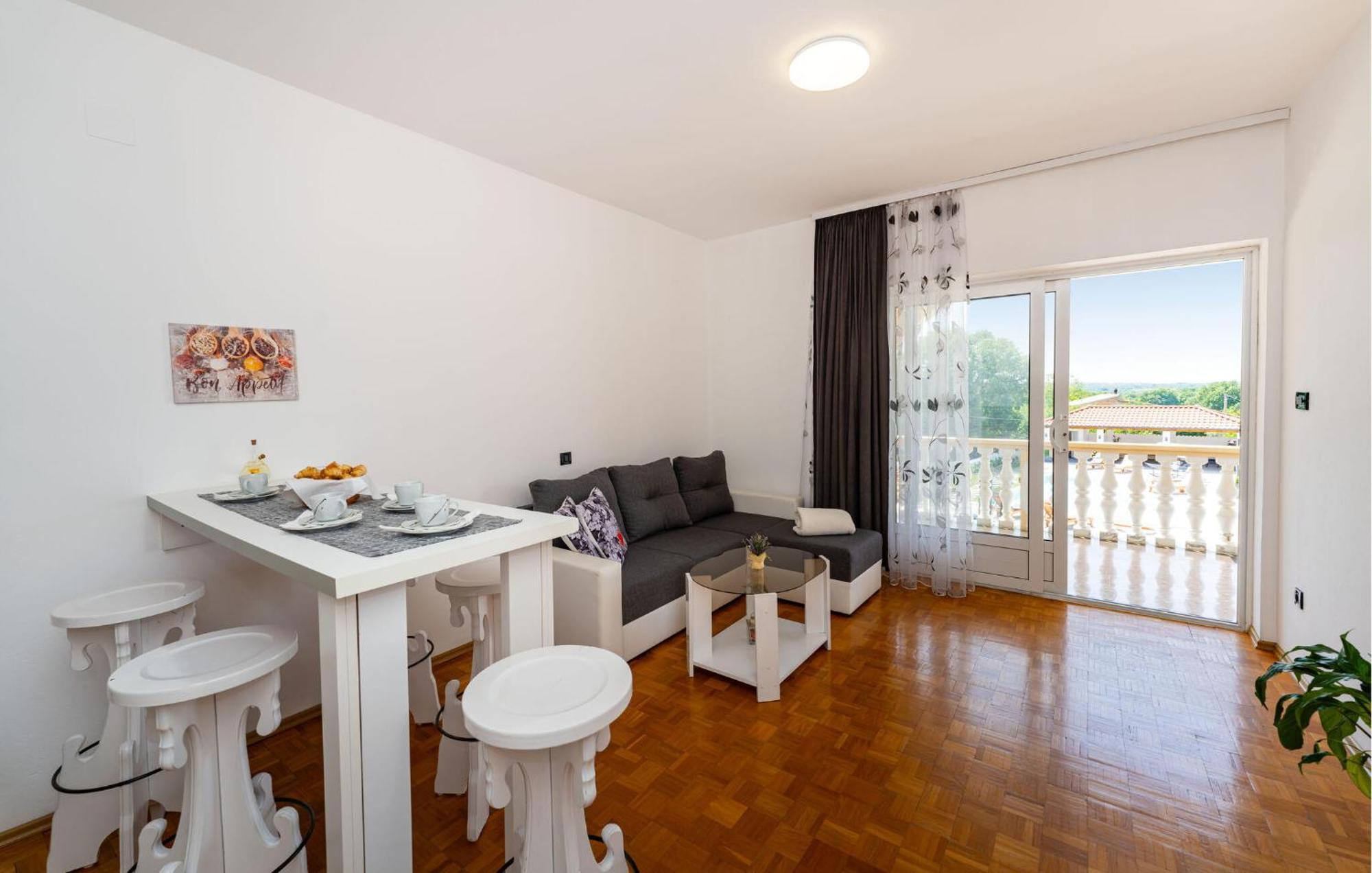 Beautiful Apartment In Galovac With Kitchen Dış mekan fotoğraf