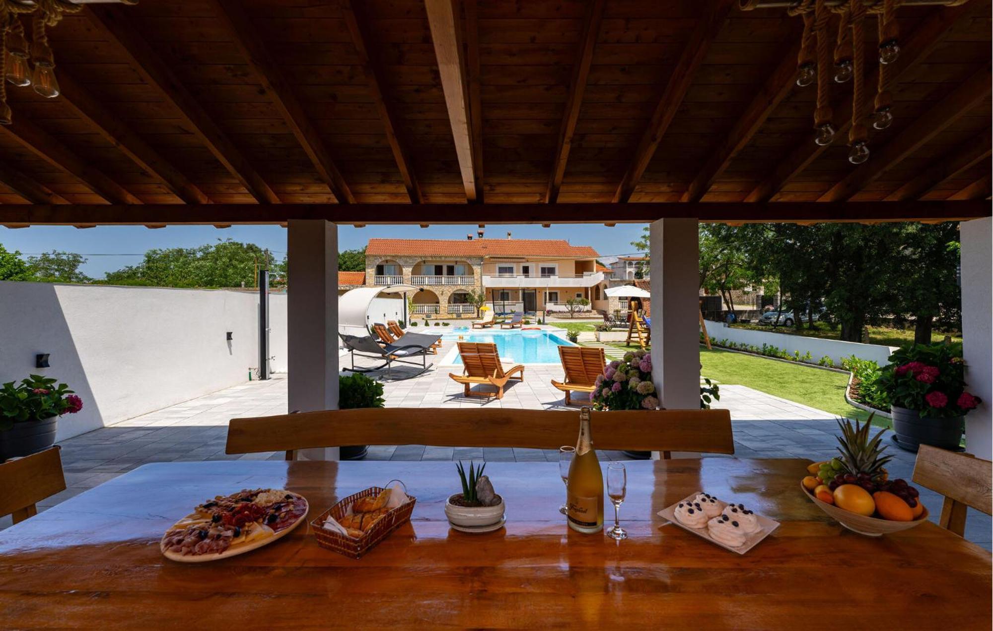 Beautiful Apartment In Galovac With Kitchen Dış mekan fotoğraf