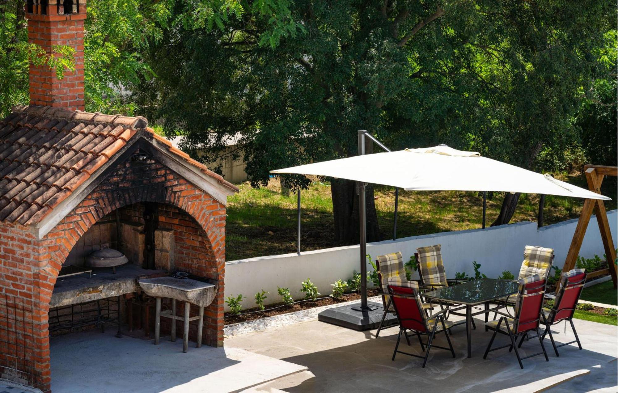 Beautiful Apartment In Galovac With Kitchen Dış mekan fotoğraf