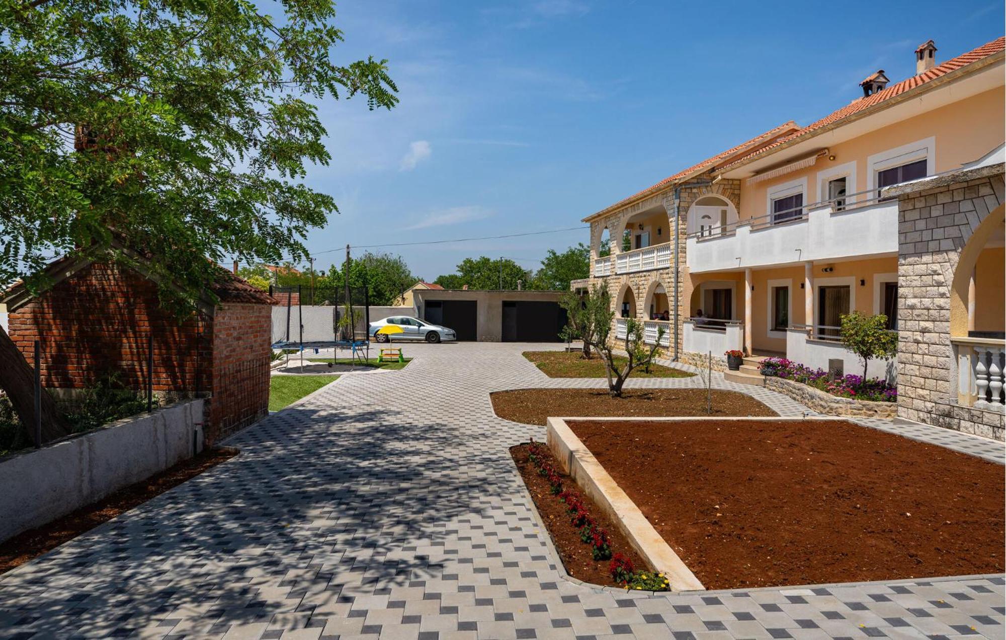 Beautiful Apartment In Galovac With Kitchen Dış mekan fotoğraf